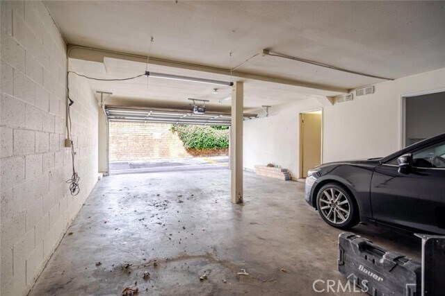 Building Photo - 13100 Bromont Ave