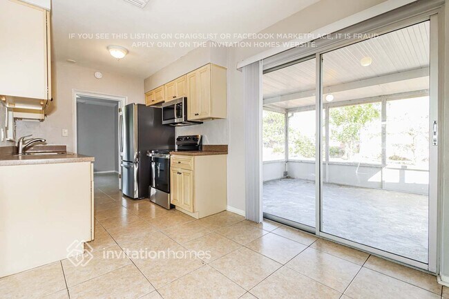 Building Photo - 4059 28th Ave N