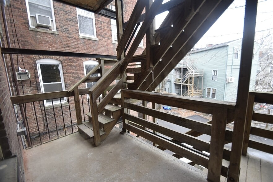 Building Photo - 31 Harvard St