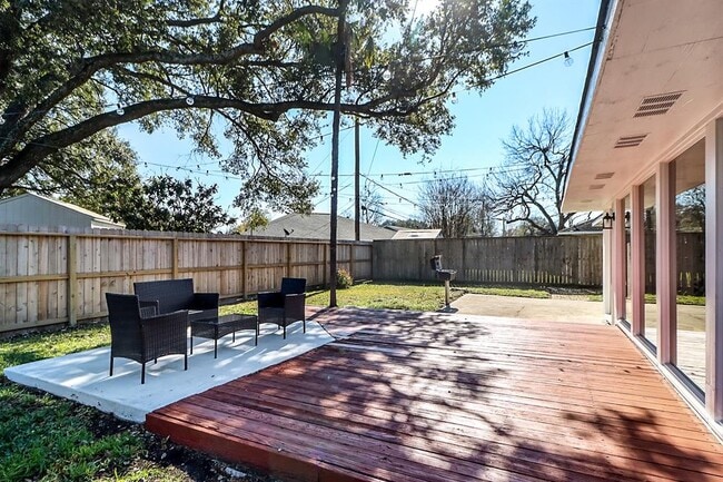 Building Photo - 4722 Northrup Dr