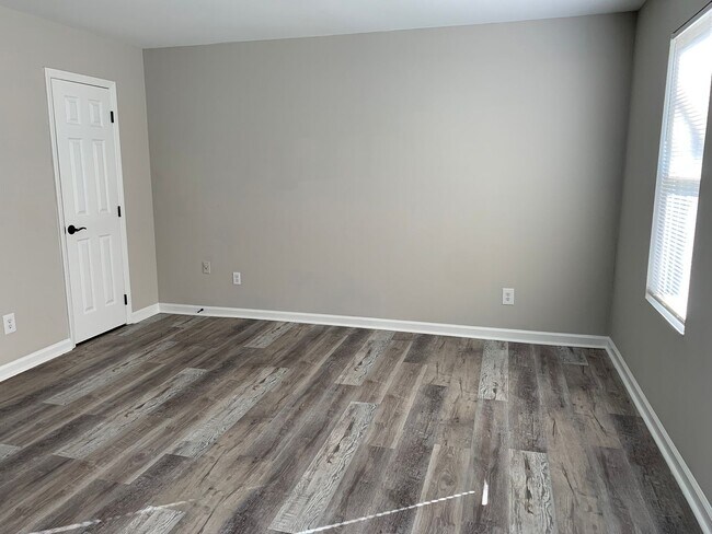 Building Photo - 5302