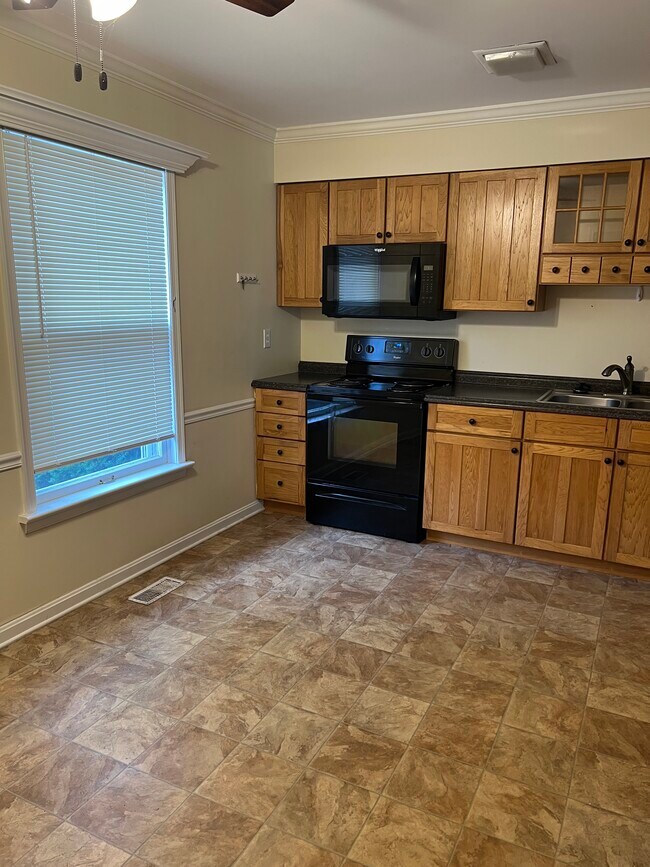 Building Photo - 782 Allenview Dr