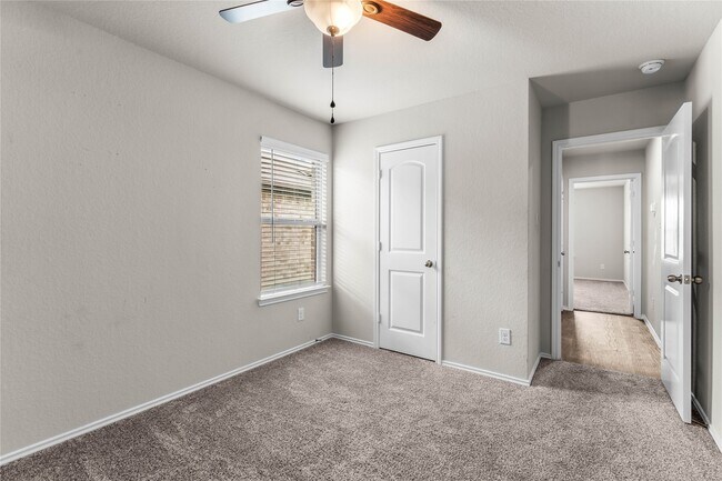 Building Photo - 5214 Perkins Rdg Wy