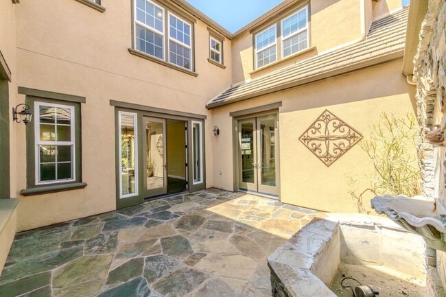 Building Photo - 3811 Belgain Ln