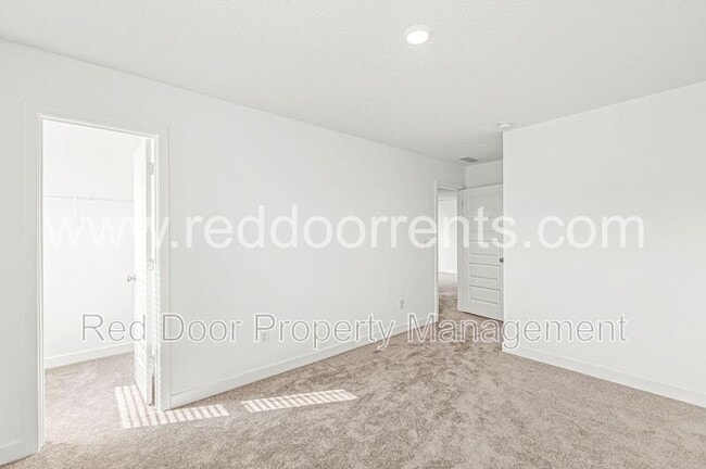 Building Photo - 2224 Boxwood Dr