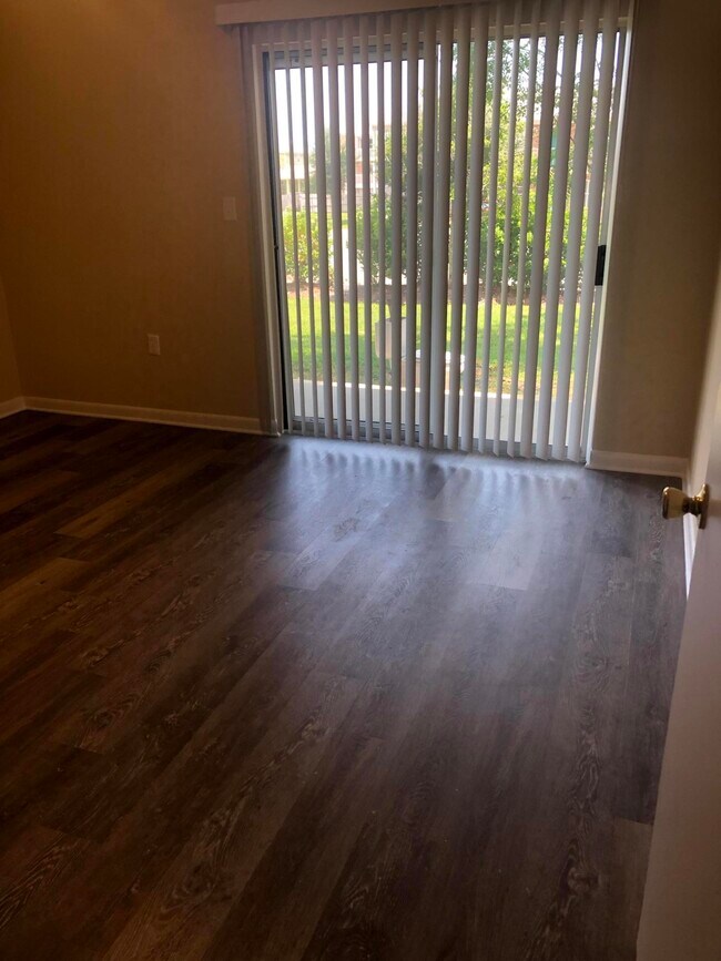 Building Photo - 502 Channel Marker St