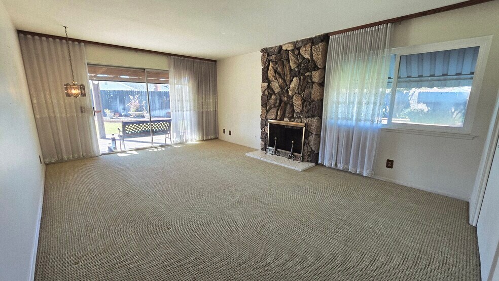 Building Photo - 19352 Andrada Dr