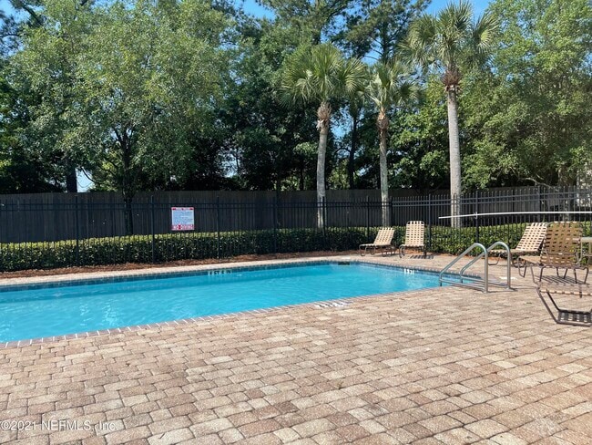Building Photo - 6820 Misty View Dr