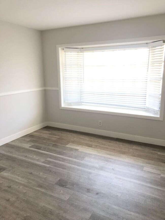 Building Photo - 3 Bed 2 Bath Single Family Home in Eastbluff