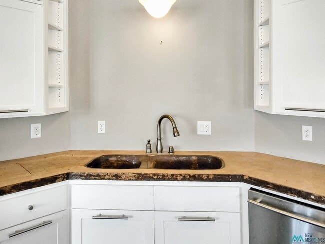 Building Photo - 2300 Reese Dr