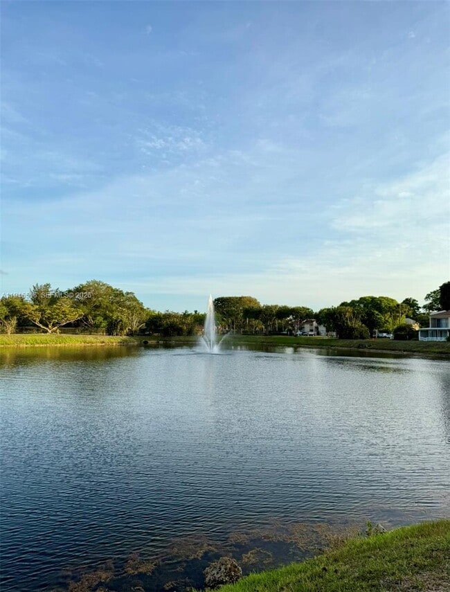 Building Photo - 14293 Kendale Lakes Cir