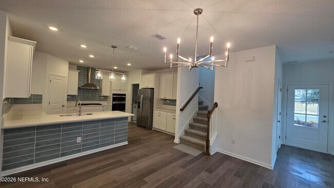 Building Photo - 644 Farmfield Dr