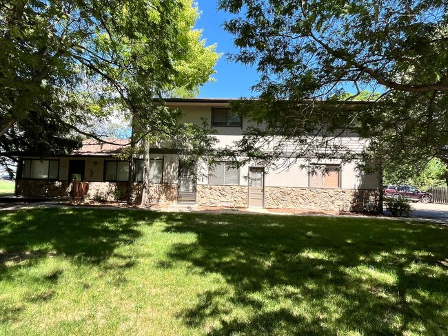Building Photo - 2600 Parklake Ct