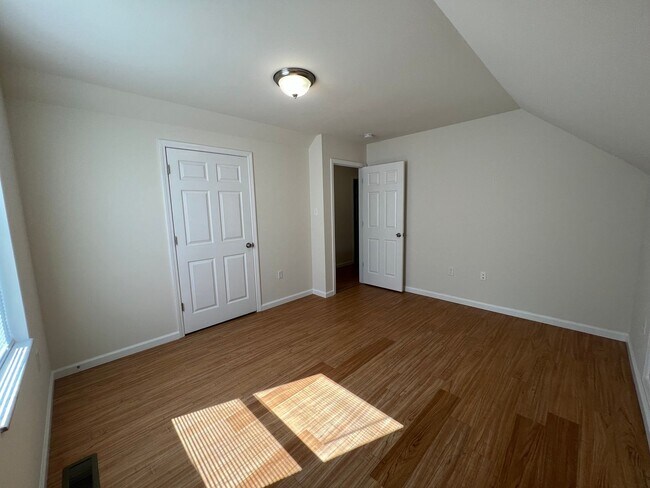 Building Photo - 11205 Cumberland Gap Dr