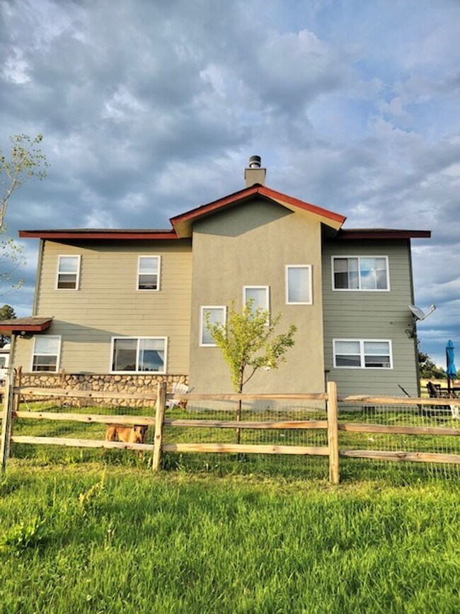 Building Photo - Beautiful Pagosa Highlands Estates 3 Bedro...