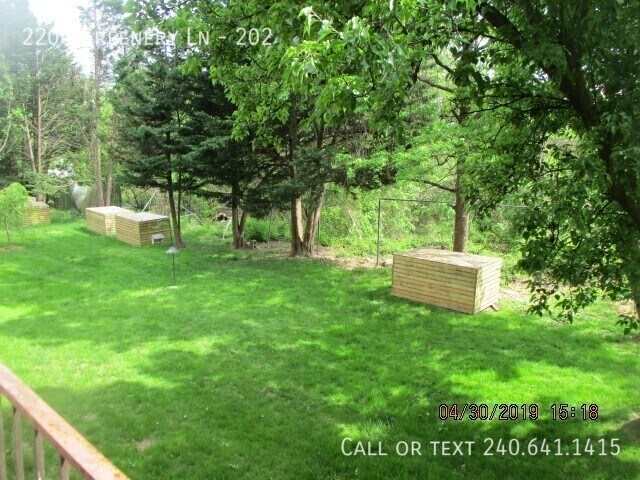 Building Photo - 2206 Greenery Ln