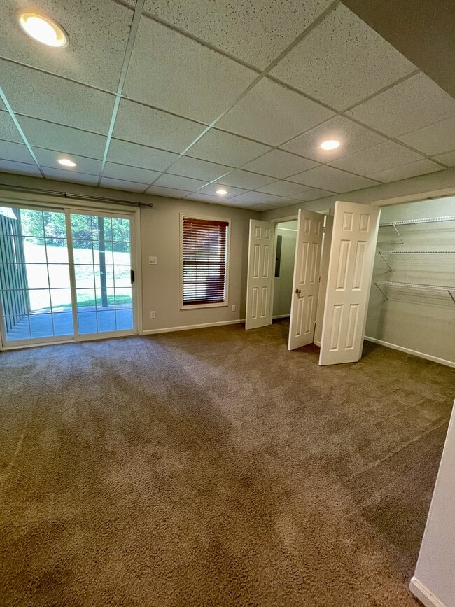 Building Photo - 198 Mulberry Cir