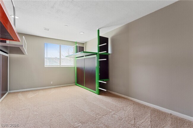 Building Photo - 908 Vegas Valley Dr