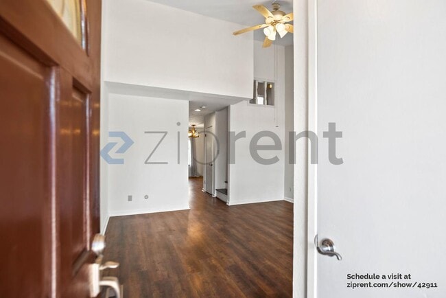Building Photo - 1425 Valerie Ln