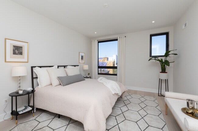 Building Photo - 2541 Turner St