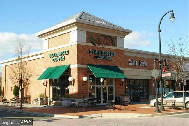 Building Photo - 19318 Diamond Lake Dr