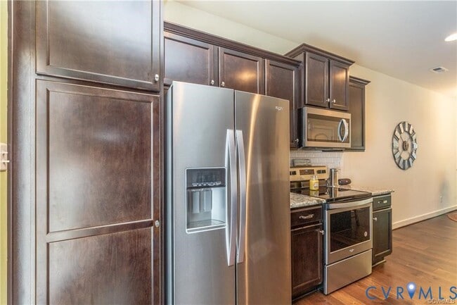 Building Photo - 7358 Pebble Lake Dr