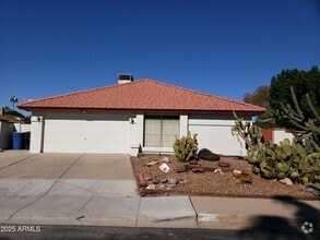 Building Photo - 2708 W Gila Ln