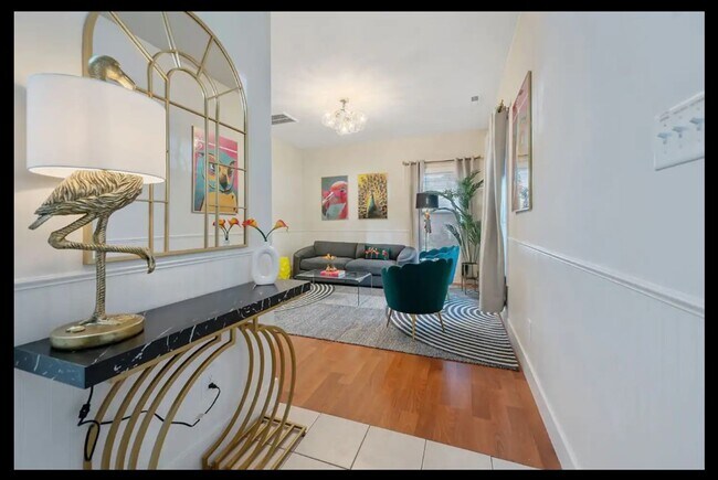 Living Room - 1100 Coleman St