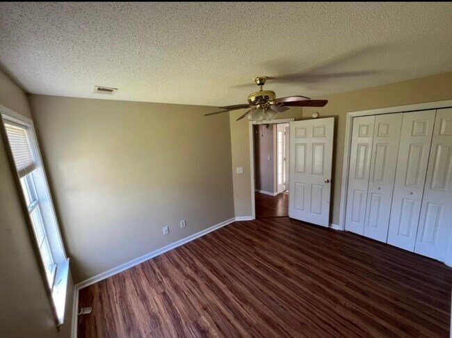 Building Photo - 149 Southborough Ln