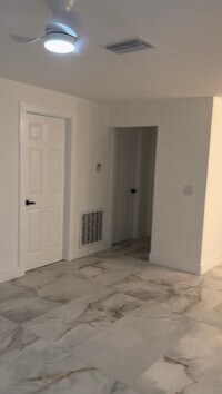 Building Photo - 5911 NW 19th Ct