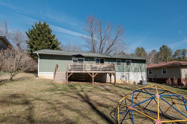 Building Photo - Unfurnished Beaverdam Home - All One Level
