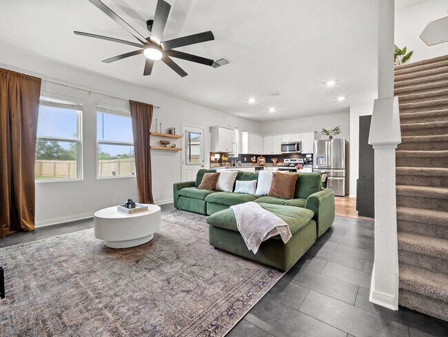 Building Photo - 5484 Rue Girard