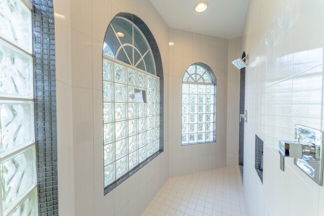 Building Photo - 6138 NW Ginger Ln