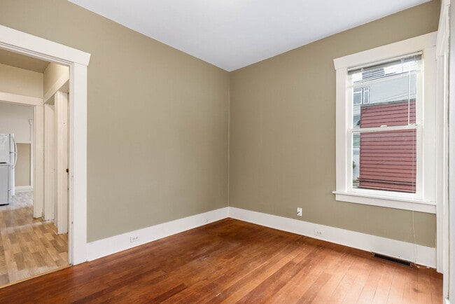 Building Photo - 2106 Dexter Ave N