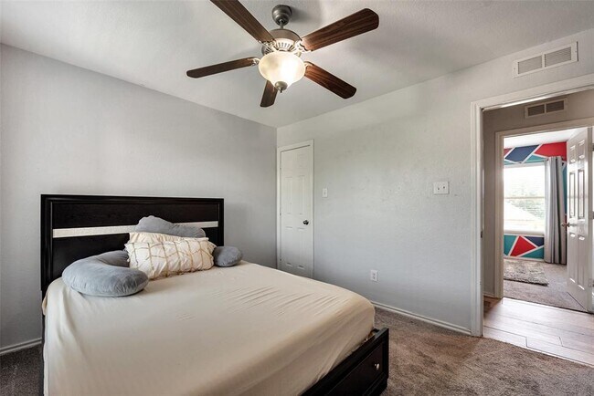 Building Photo - 3037 Boxwood Springs Ln