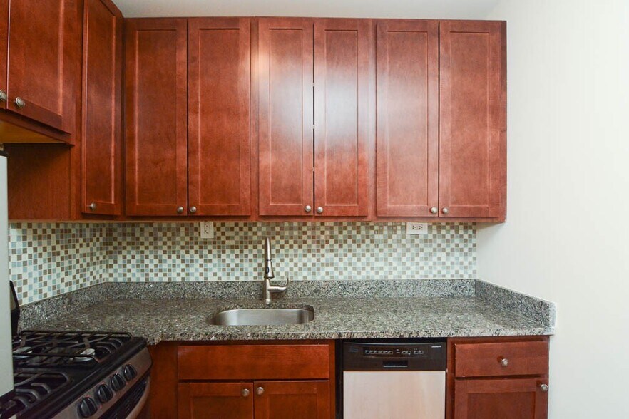 Building Photo - 4530 N Damen Ave