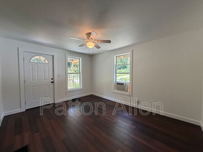 Building Photo - 152 Ardmore St