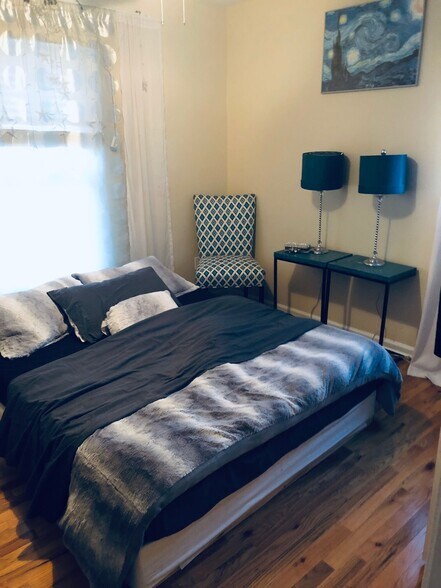 Building Photo - 210 Alum Springs Rd