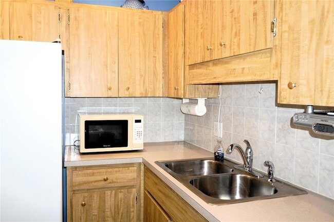 Building Photo - 4330 Tahitian Gardens Cir