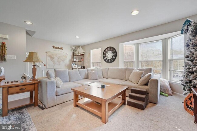 Building Photo - 37 Jessica Ct