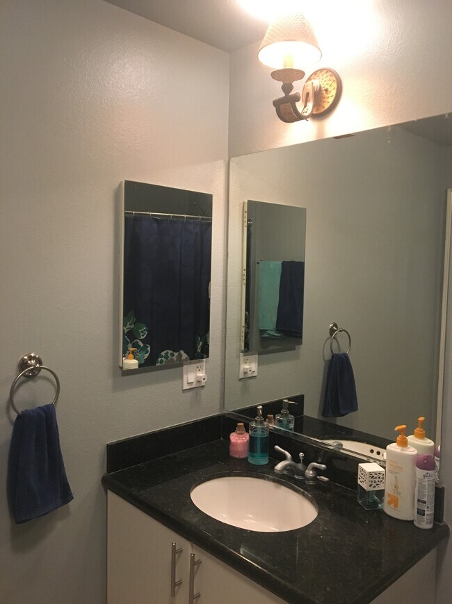 Bathroom2 - 1480 Broadway St