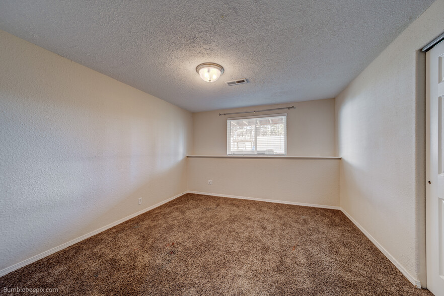 Bedroom - 5804 N Silver Pine Ct