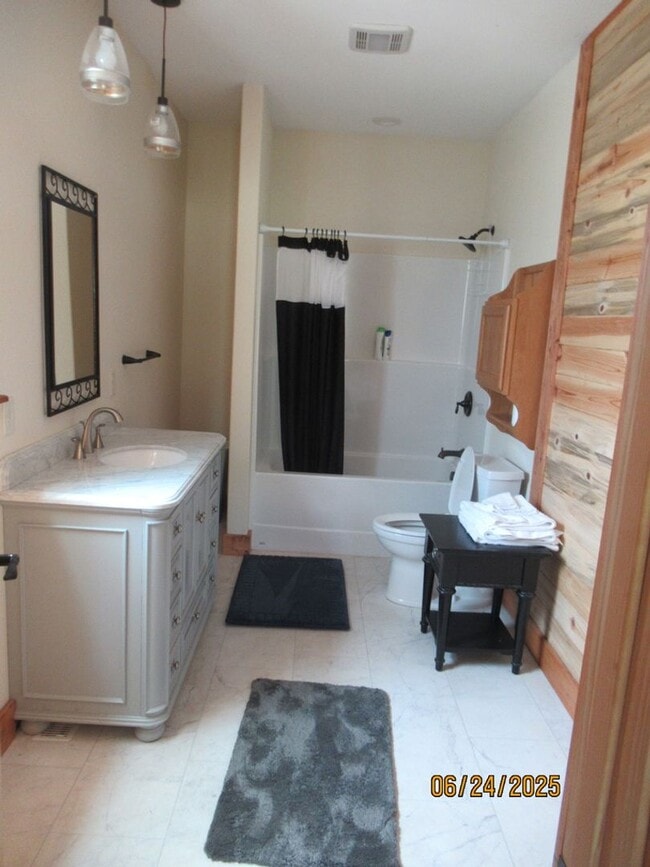 Building Photo - October 2026 – May 2027 | Furnished Columbia Falls 3 Bedroom Home on Acreage