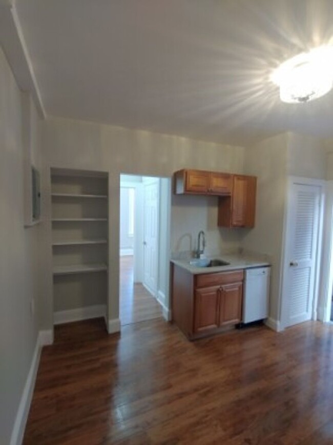 Building Photo - 2 Bedroom apartment - North End - 6/1