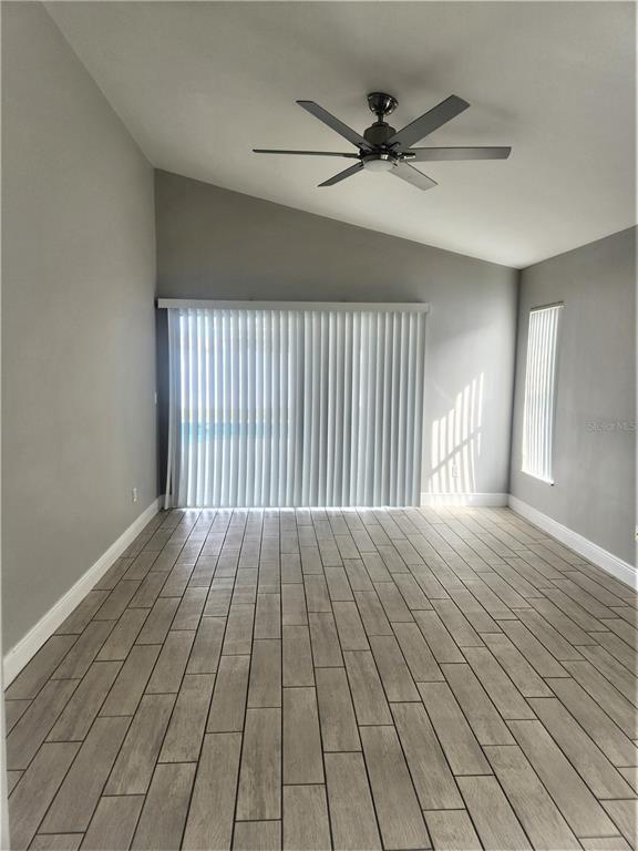 Building Photo - 304 Crisan Ct