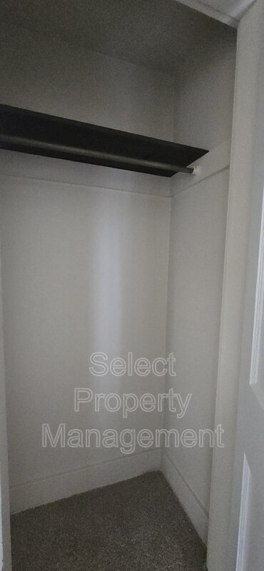 Building Photo - 702 Archer Ave