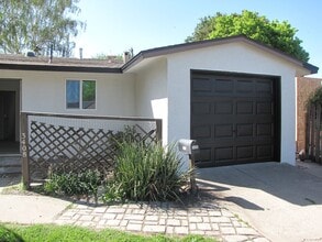 Building Photo - 3408 W Alpine Ave