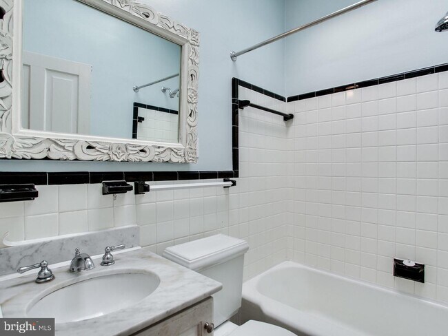 Building Photo - 1217 29th St NW