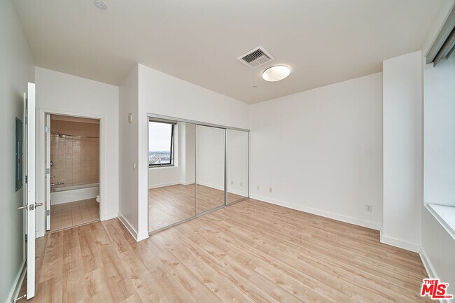 Building Photo - 3810 Wilshire Blvd