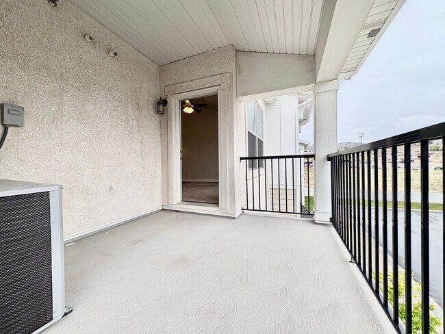 Building Photo - Spacious & Bright 3 Bedroom Condo with Pool Access, Garage, and Prime Lehi Location!